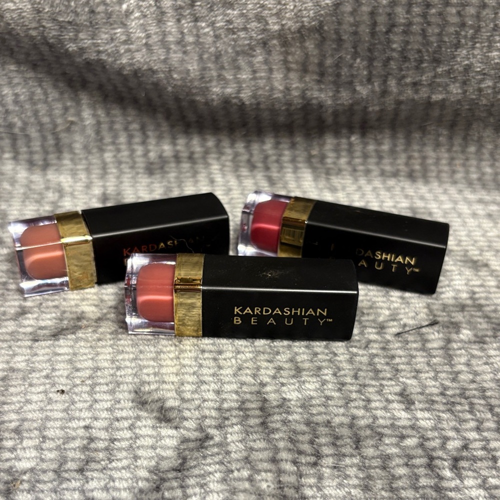 Kardashian Beauty lipstick set new